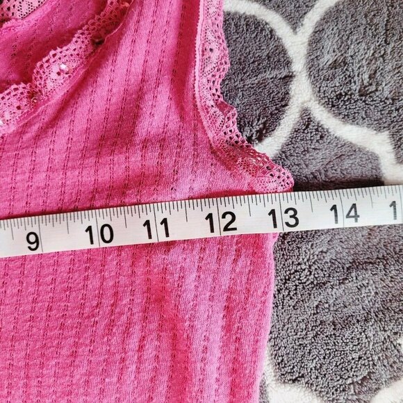 DREAM OUT LOUD Selena Gomez 90s Y2k Pink Lace Tank Size Large Sequin Bow Ribbed - Picture 3 of 5